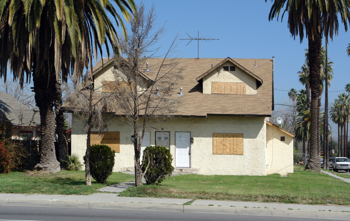 360 W 9th St in San Bernardino, CA - Building Photo