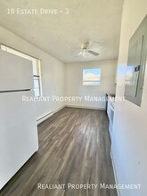 10 Estate Dr in Amelia, OH - Building Photo - Building Photo