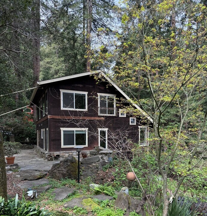 2010 Sparrow Valley Rd in Aptos, CA - Building Photo