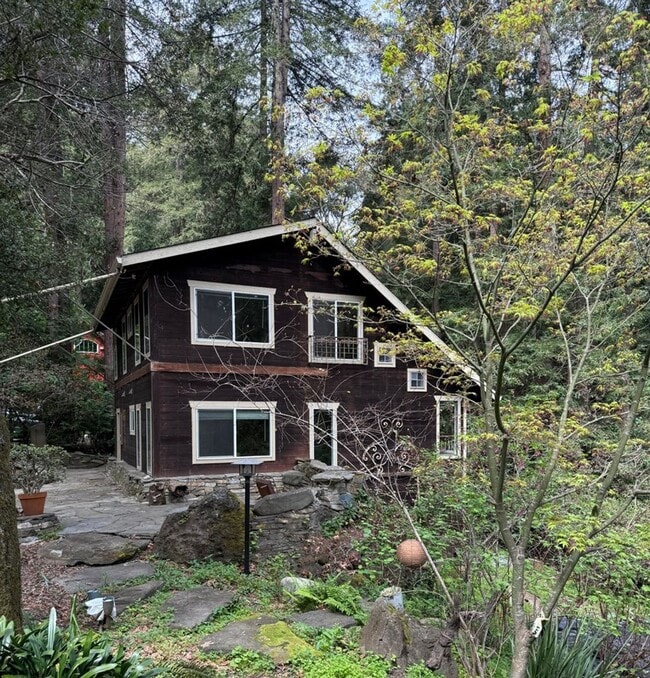 property at 2010 Sparrow Valley Rd