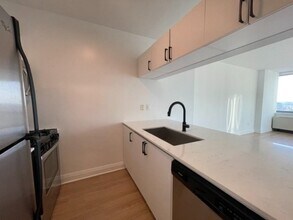 50 W 30th St in New York, NY - Building Photo - Building Photo