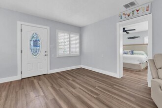 528 77th Ave in St Pete Beach, FL - Building Photo - Building Photo
