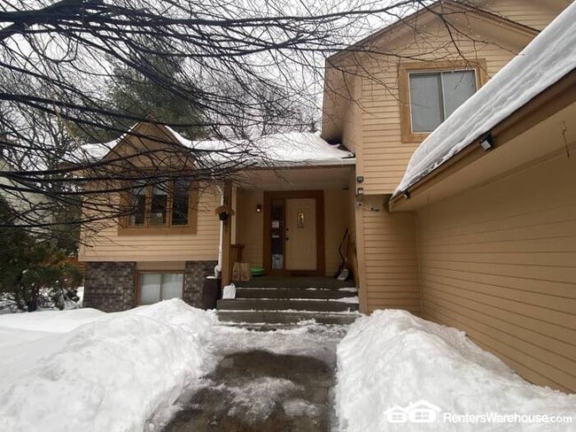 12461 Larch St NW in Minneapolis, MN - Building Photo - Building Photo