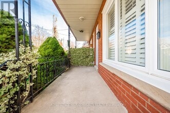 33A Alcan Ave in Toronto, ON - Building Photo - Building Photo