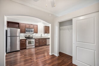 Village at Mission Farms in Overland Park, KS - Building Photo - Building Photo