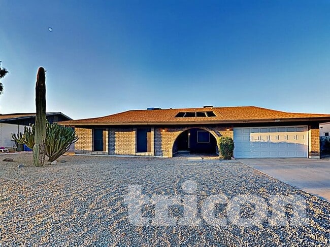 property at 3921 W Rue De Lamour Ave