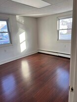 73 Prospect St, Unit 102 in Biddeford, ME - Building Photo