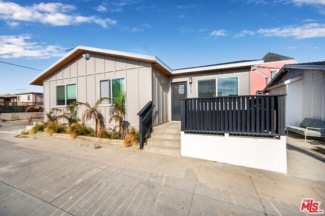 4727 W 18th St in Los Angeles, CA - Building Photo - Building Photo