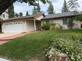 10116 Viking Ave in Los Angeles, CA - Building Photo