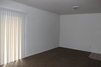 1550 NW Milwaukee Ave-Unit -D-13 in Bend, OR - Building Photo - Building Photo