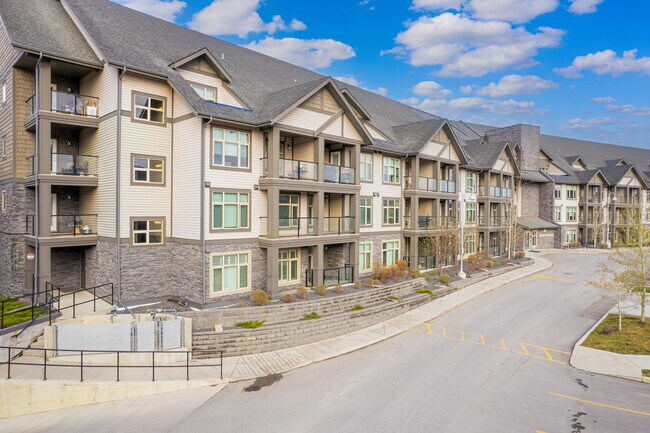 25 Aspenmont Hts SW in Calgary, AB - Building Photo - Building Photo