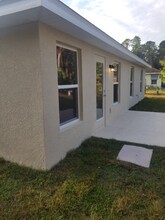 2043 Ananas Rd in North Port, FL - Foto de edificio - Building Photo