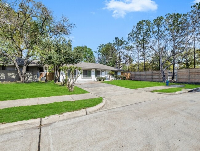 5306 Windswept Ln in Houston, TX - Building Photo - Building Photo