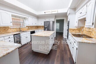 16121 Shadybank Dr in Dallas, TX - Building Photo - Building Photo