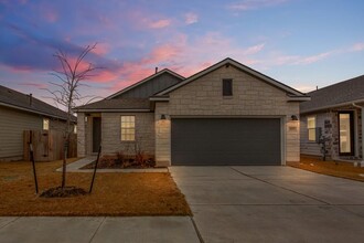 409 Gaida Loop in Andice, TX - Foto de edificio - Building Photo