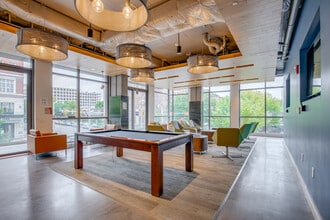 Nine East 33rd in Baltimore, MD - Foto de edificio - Interior Photo