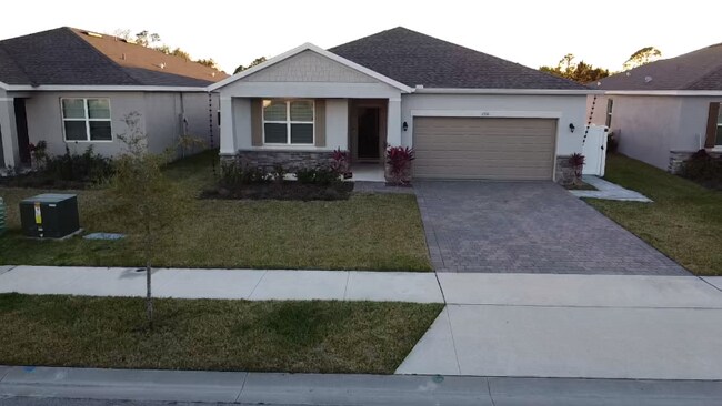 1536 Pines End Pl in St. Cloud, FL - Foto de edificio - Building Photo