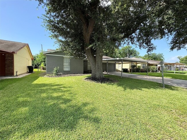 property at 4122 Dacca Dr