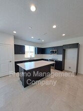 2889 E Escarpa Dr in Fresno, CA - Building Photo - Building Photo