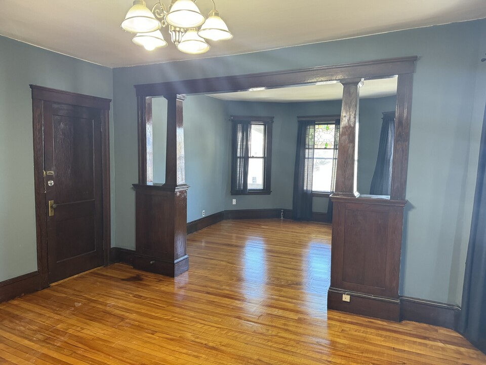 51 Houghton St, Unit 3 in Worcester, MA - Building Photo