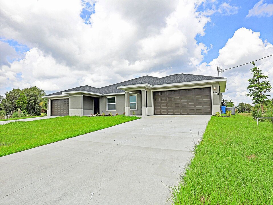 2408 Xelda Ave N in Lehigh Acres, FL - Building Photo