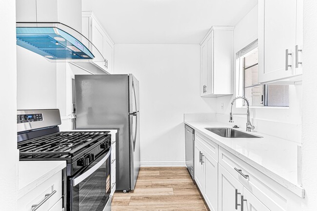 1070 Loma Ave, Unit #306 in Long Beach, CA - Foto de edificio - Building Photo