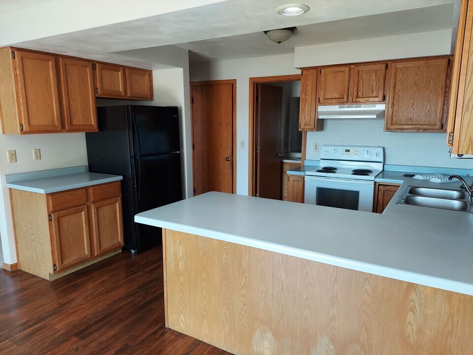 501-503 Stonegate Dr in Kimberly, WI - Building Photo