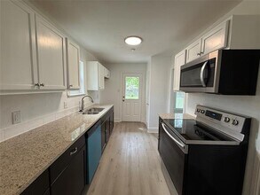 10402 Desdemona Dr in Dallas, TX - Building Photo - Building Photo