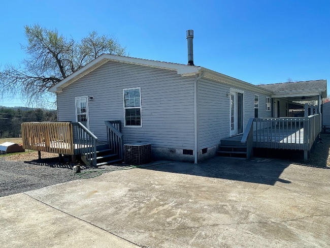 150 W Dumplin Valley Rd in Jefferson City, TN - Foto de edificio - Building Photo