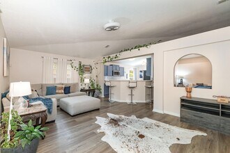 1736 Vista Lake Cir in Melbourne, FL - Building Photo - Building Photo
