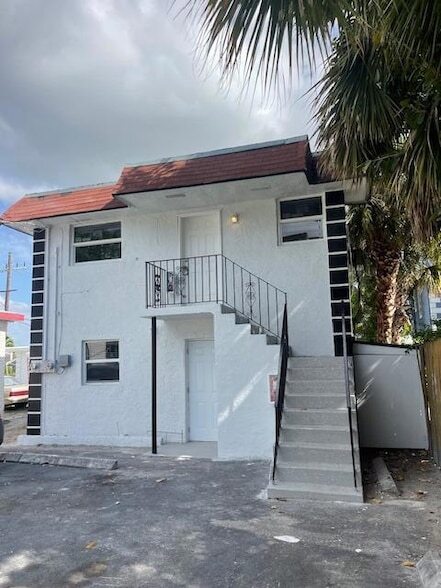 302 N Tamarind Ave in West Palm Beach, FL - Building Photo
