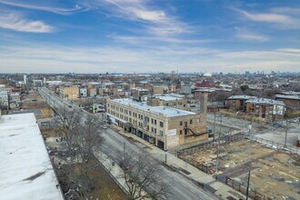 9 S Kedzie Ave in Chicago, IL - Building Photo - Building Photo