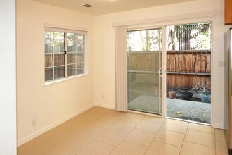 1013 Woodside Rd in Redwood City, CA - Building Photo - Building Photo