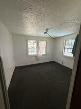 1027 S Leighton Ave in Anniston, AL - Building Photo - Building Photo