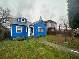 4418 N 8th St in Tacoma, WA - Building Photo