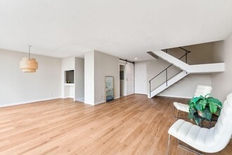 1000 Urlin Ave in Grandview Heights, OH - Building Photo - Building Photo