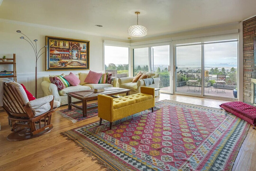 12 Highland Blvd in Kensington, CA - Foto de edificio