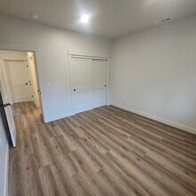 6077 N Libby Rd, Unit 6077 B North Libby in Paradise, CA - Foto de edificio - Building Photo