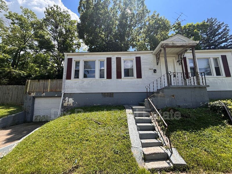 344 W Parkwood Dr in Dayton, OH - Building Photo