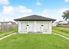 413 Avenue J in Marrero, LA - Building Photo