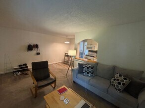5875 E Iliff Ave in Denver, CO - Foto de edificio - Building Photo