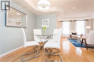 248 Georgian Dr in Oakville, ON - Building Photo - Building Photo