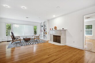 28 Paddington Rd in Scarsdale, NY - Building Photo - Building Photo