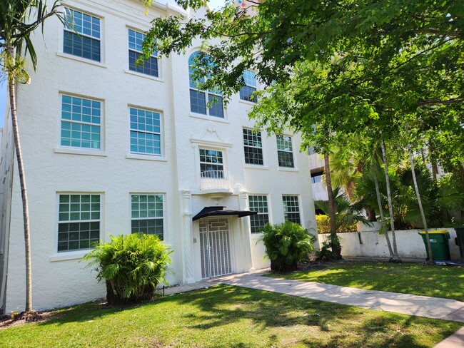 Antiquera Apartments at Coral Gables