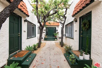 522 N Alta Vista Blvd in Los Angeles, CA - Building Photo - Building Photo