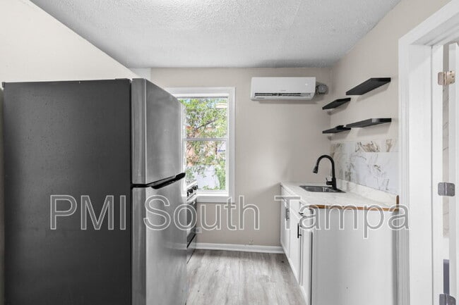 2135 W St Louis St in Tampa, FL - Building Photo - Building Photo