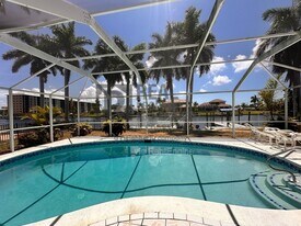 4403 SE 19th Pl in Cape Coral, FL - Building Photo