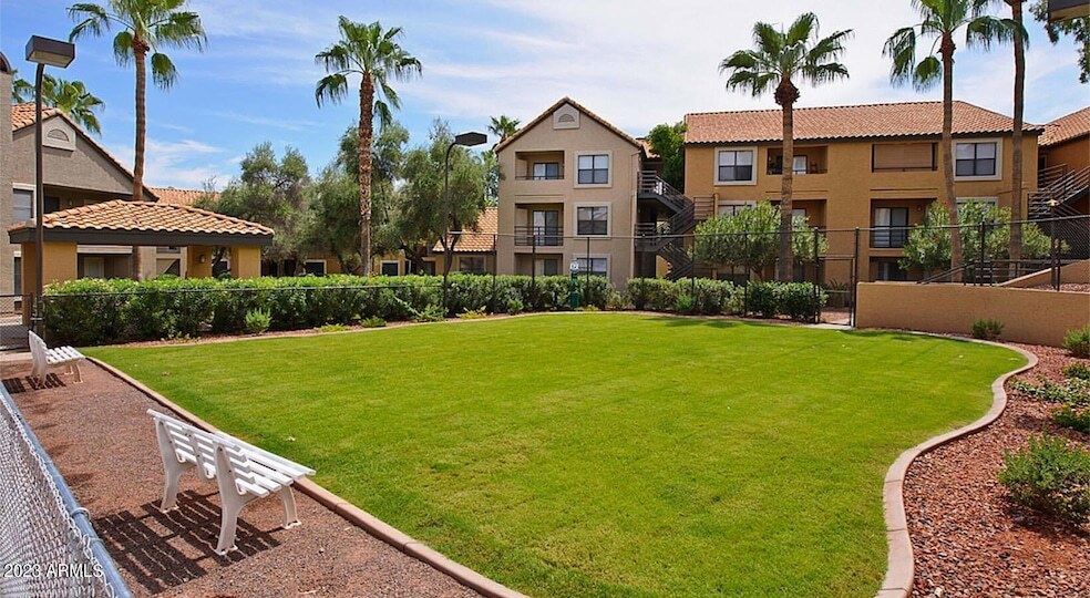 9605 S 48th St, Unit A2 in Phoenix, AZ - Building Photo