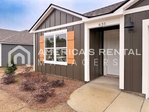 635 Saddlewood Ln in Columbiana, AL - Building Photo - Building Photo