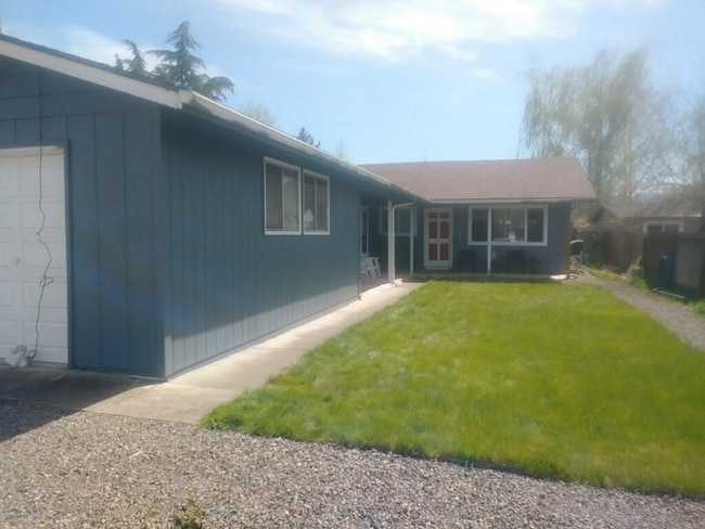 property at 2906 Alameda St